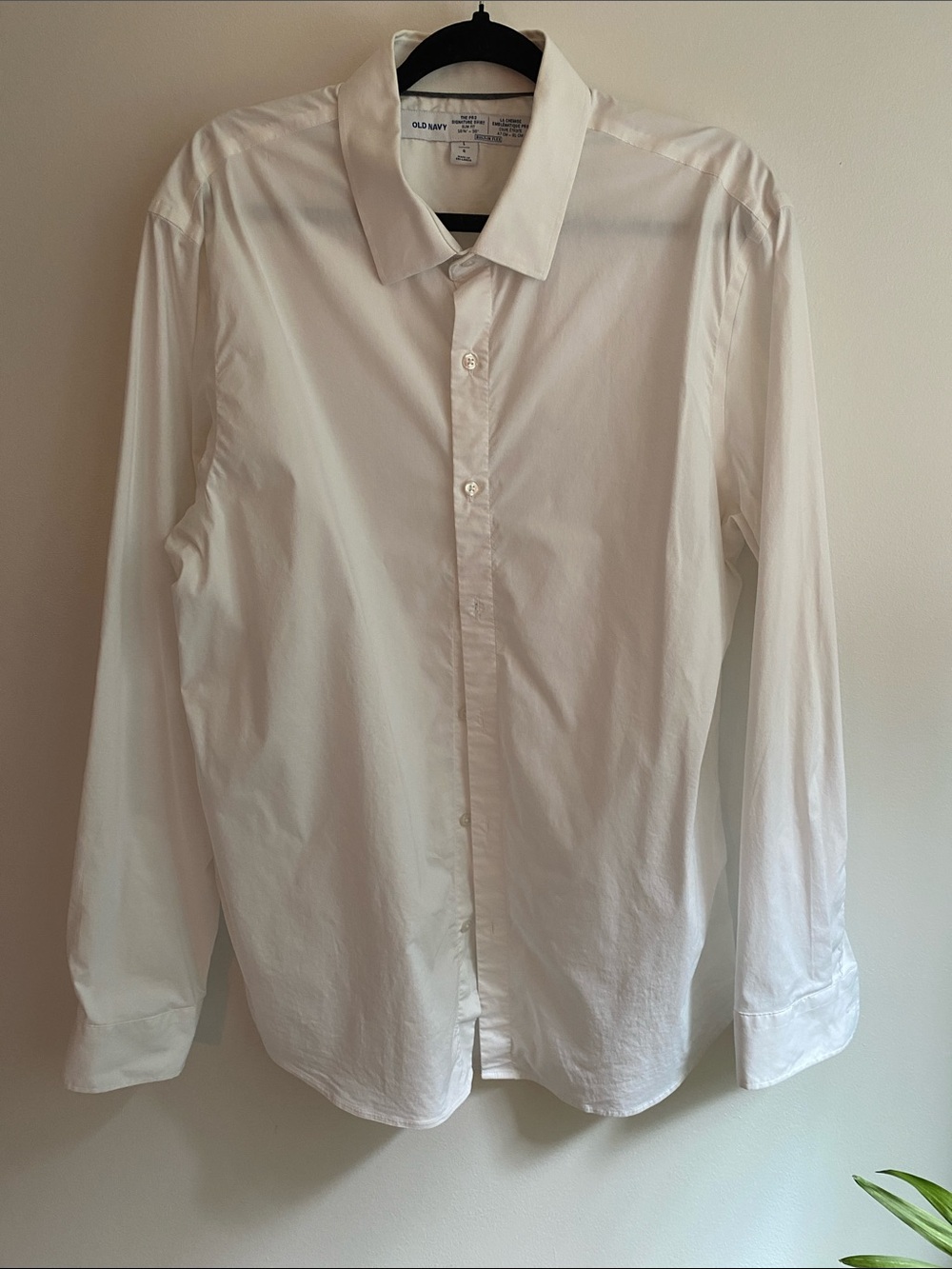 3 for 15$! Old Navy Men's White Dress Shirt. The Pro Signature Shirt